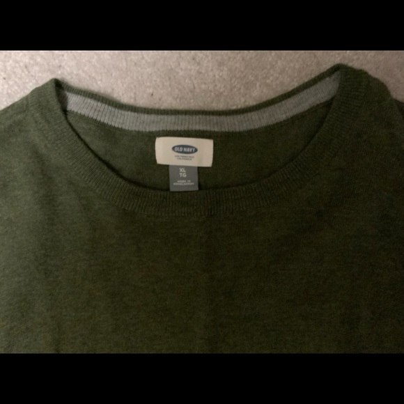Old Navy sweater - Picture 2 of 2